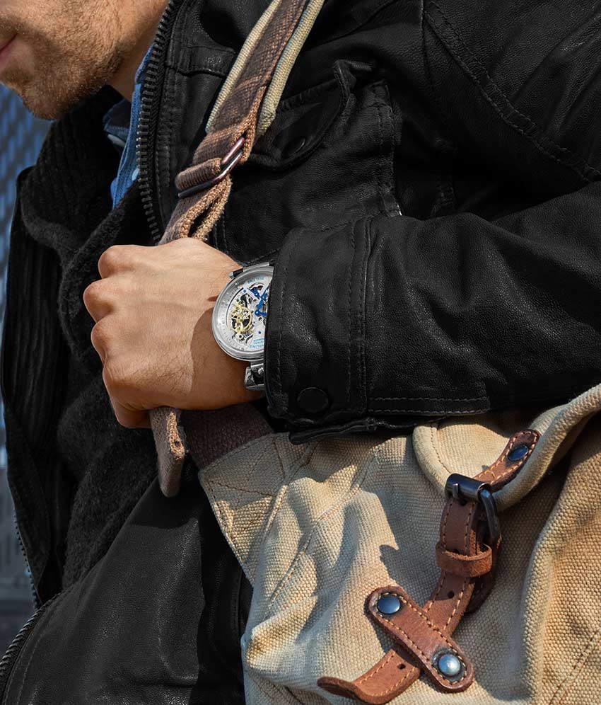 Silver Dial / Silver Case / Black Band