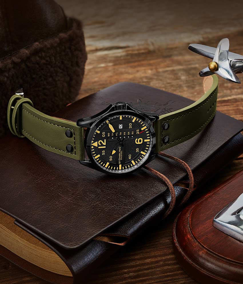 Black Dial / Black Case / Green Band