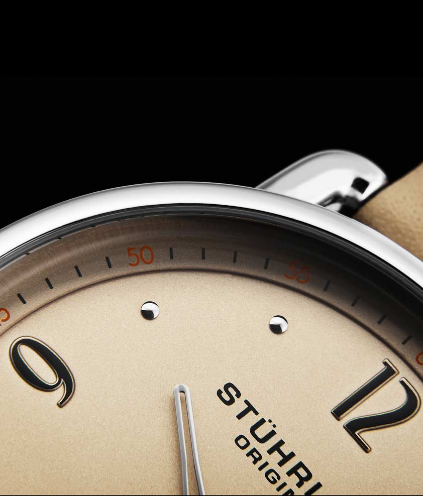 Beige/Silver/Beige